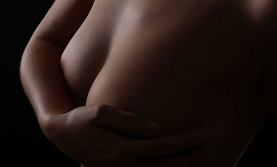 Augmentation mammaire avec implants à Lausanne