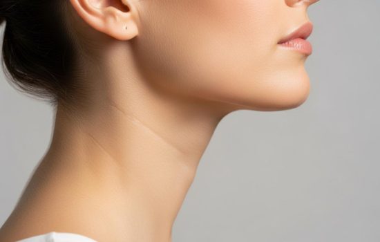 Lifting du cou : comment retrouver une ligne de mâchoire définie et jeune