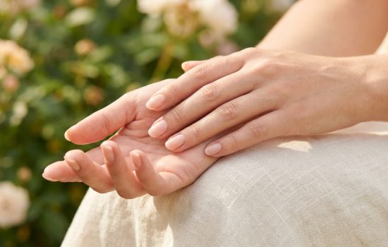 Comment avoir de belles mains pour l'été et effacer les signes du temps ?