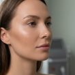 Sculpter ses pommettes avec l'acide hyaluronique pour un résultat naturel