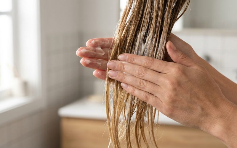 La routine cheveux complète pour réparer les dégâts causés par l'été