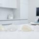 Implants mammaires ronds ou anatomiques : comment choisir selon votre morphologie ?